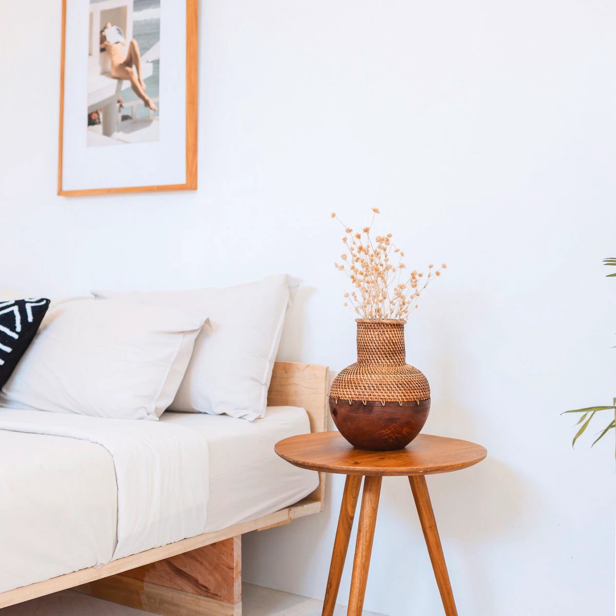 Rattan Vase – Wooden Vase – Vase for Dried Flowers – Small Rattan Vase – Boho Decor Vase Made of Woven Rattan and Wood (Ø 22cm) KAMARI brown by Soeji