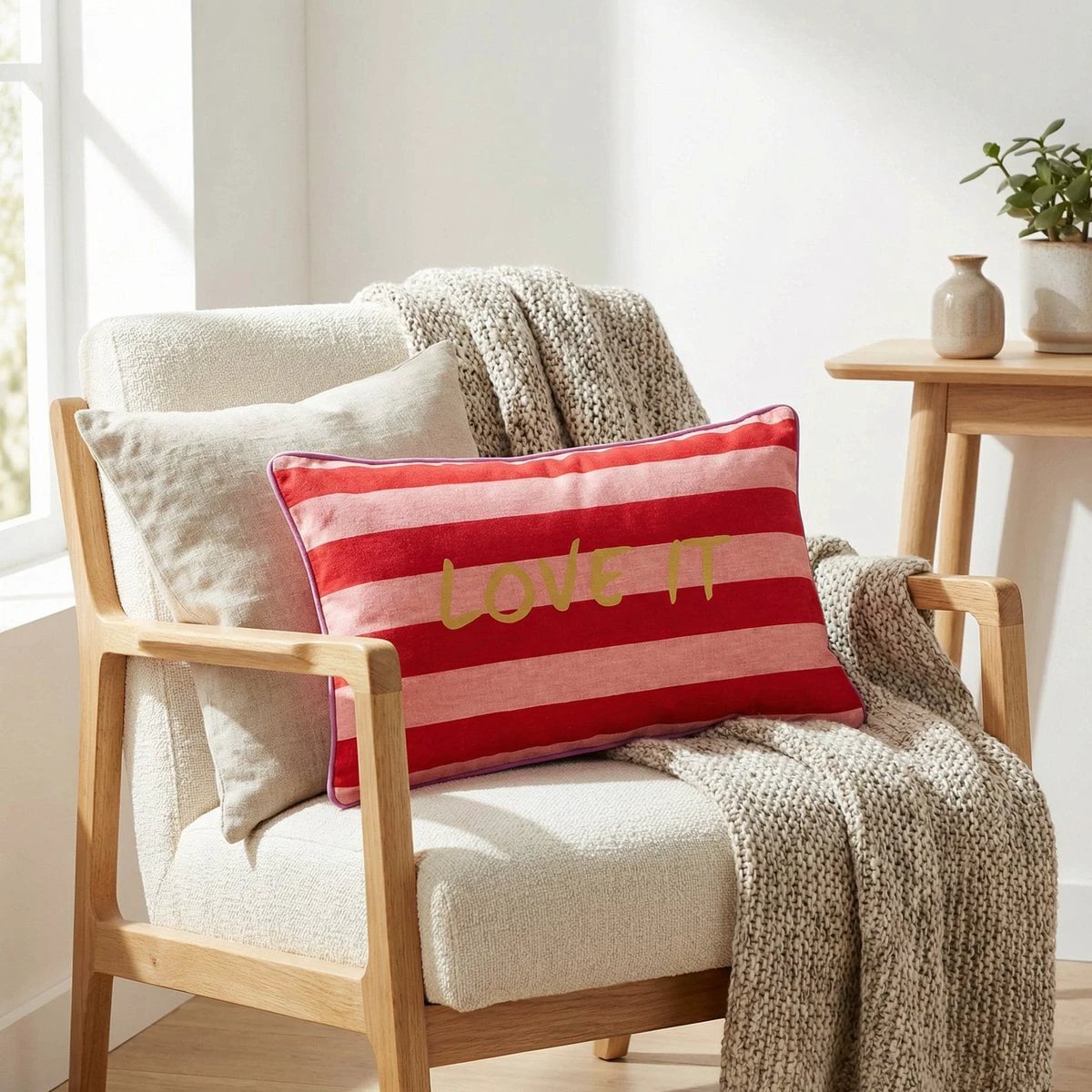 Decorative cushion Red by Mica Decorations