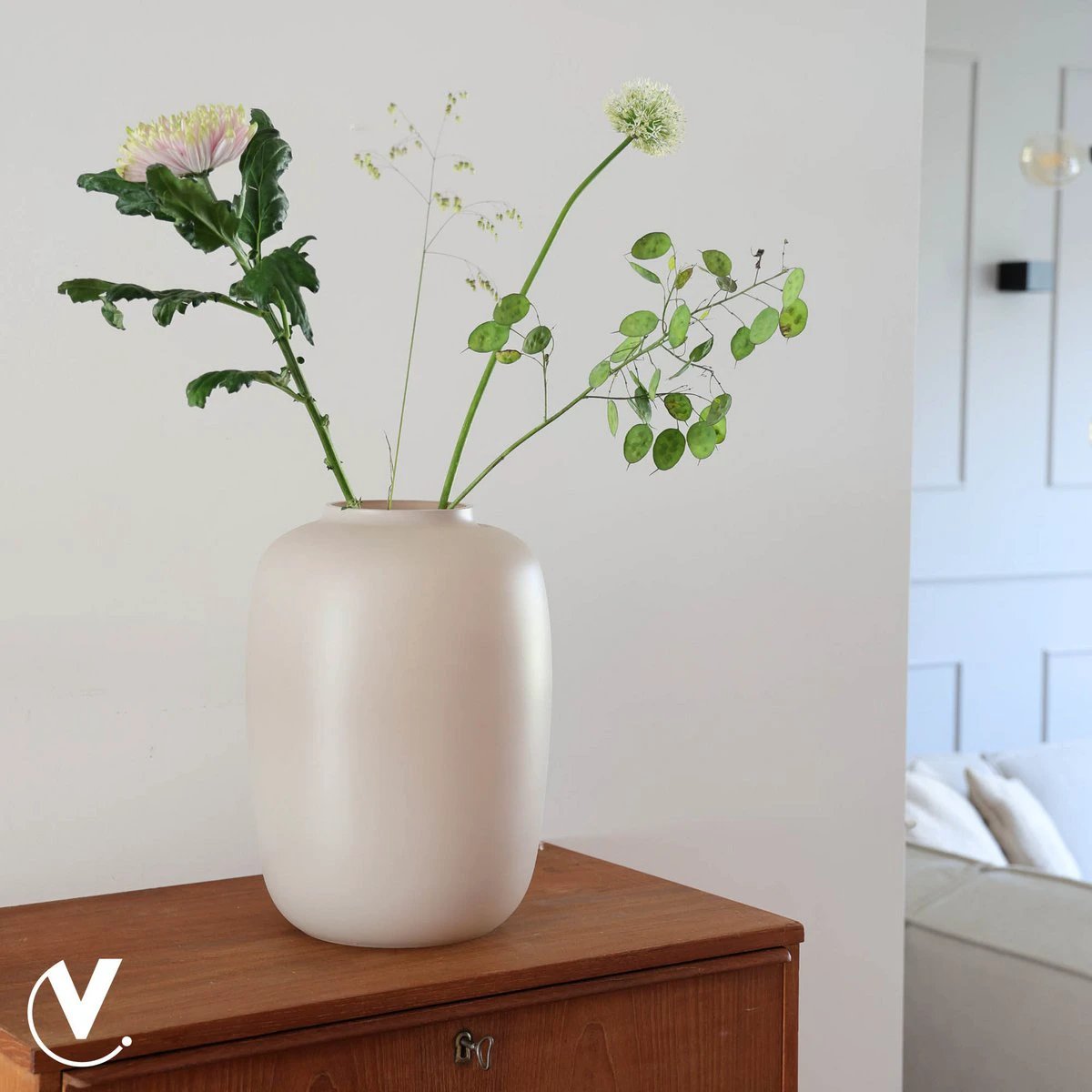 Vaas - Artic matte ivory by Vase The World