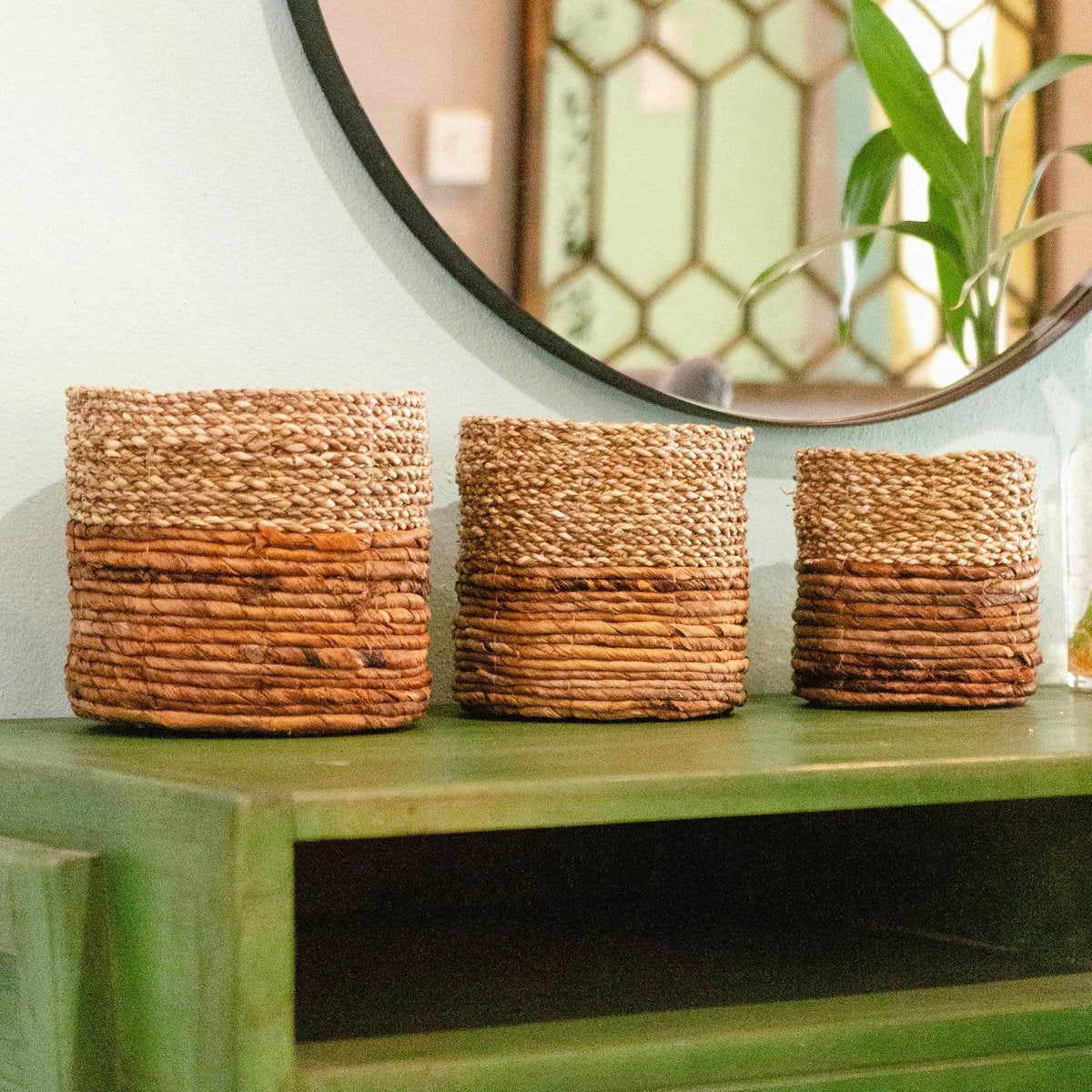 Small Seagrass Basket BHINNEKA (two-coloured) | Plant Basket | Small Storage Basket | Woven Boho Basket | Planter | Decorative Basket | Round Flower Basket by Soeji