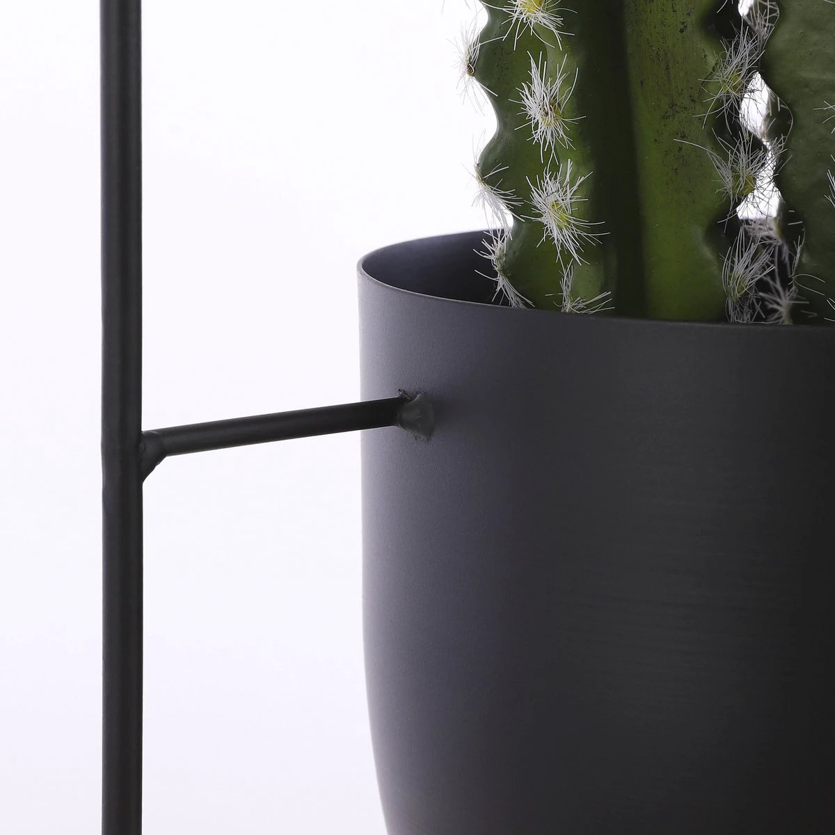 Flowerpot hanging inside Dexter Black by Mica Decorations