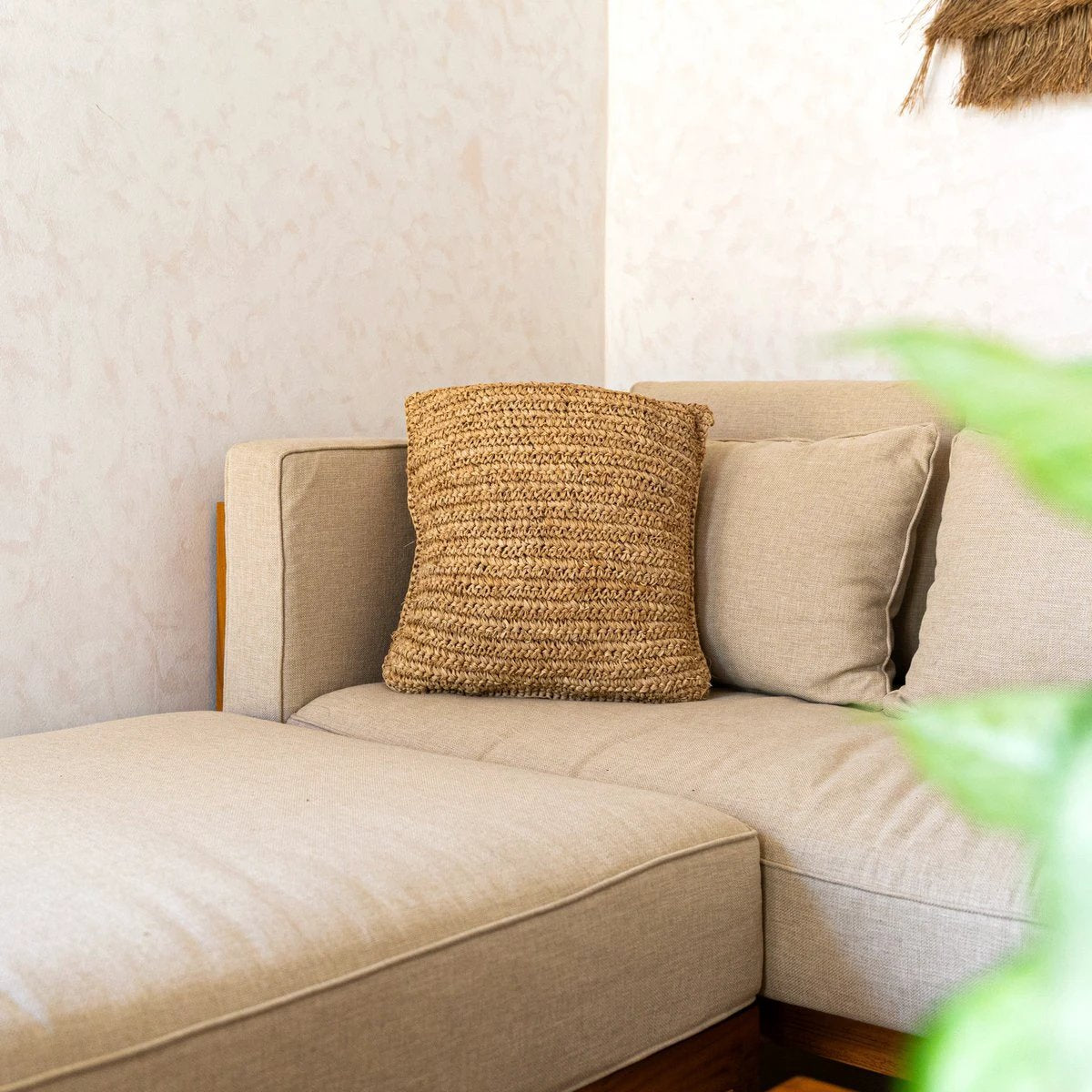Boho Cushion Made of Raffia – 40x40 cm Decorative Woven Cushion – Sofa Cushion – Natural Beige Square Pillow Handmade from Raffia JIWA by Soeji