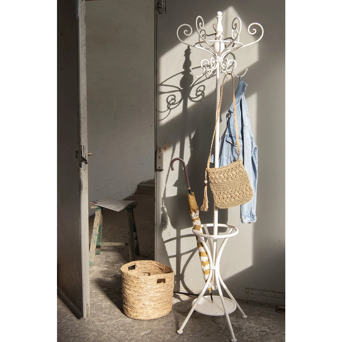 Pflanzentisch 39x29x47 cm Grüner Pflanzenständer aus Holz von Clayre & Eef.