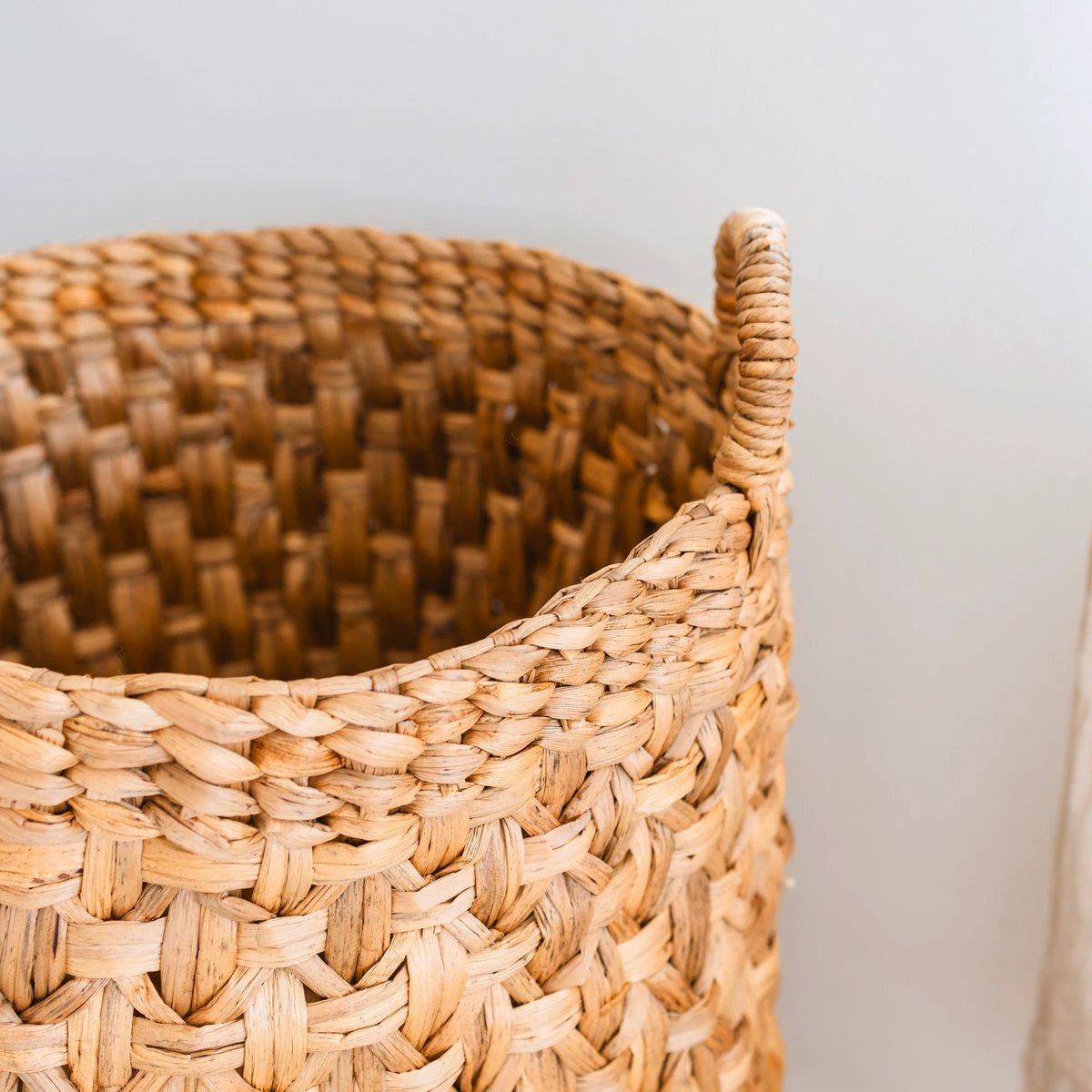 Round Woven Laundry Basket – Boho Plant Basket – Laundry Hamper Brown – Large Basket Made of Water Hyacinth RAJA (3 sizes Ø 35/40/50 cm) by Soeji