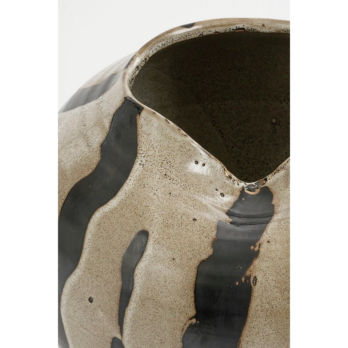 Vase Nanda Brown by Mica Decorations