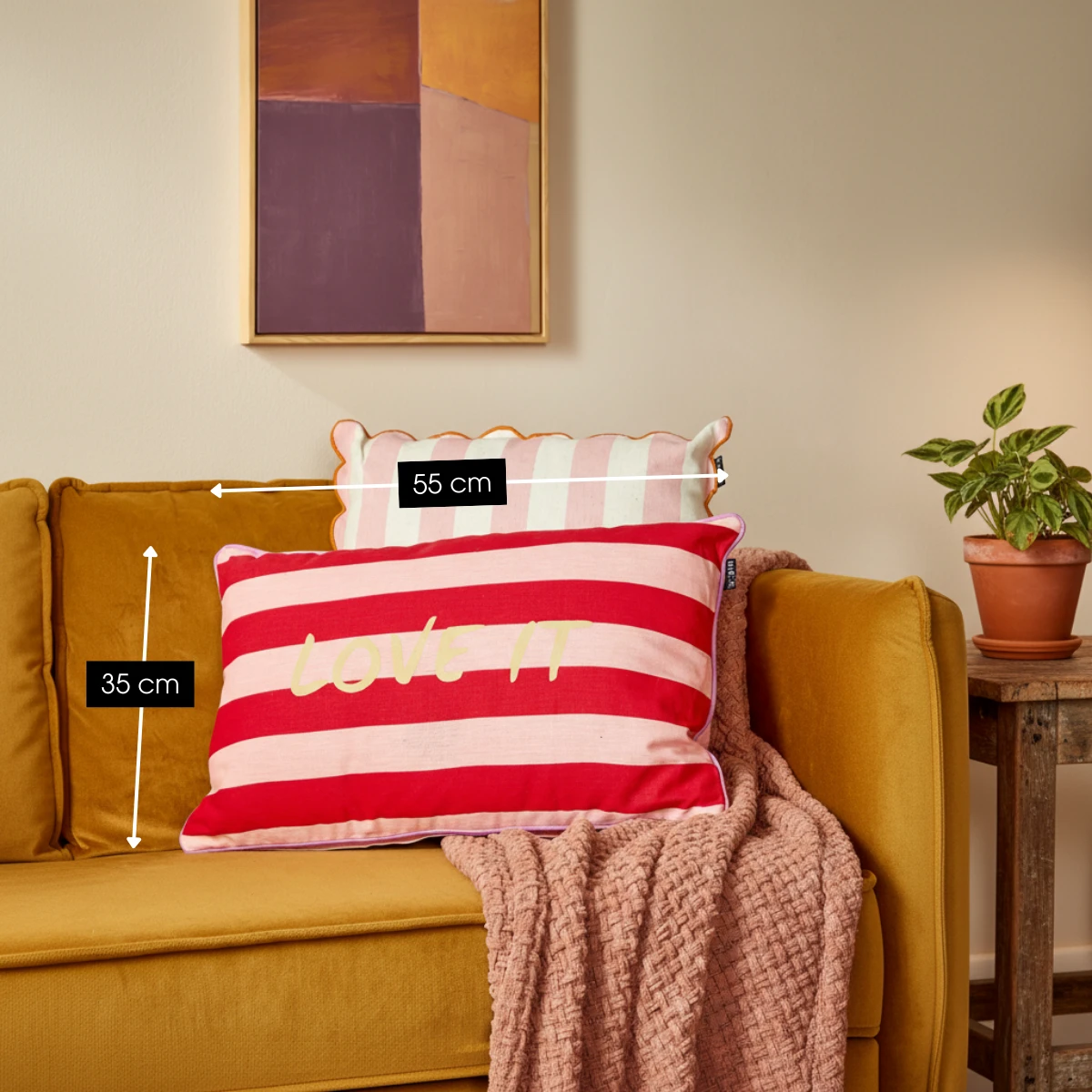 Decorative cushion Red by Mica Decorations