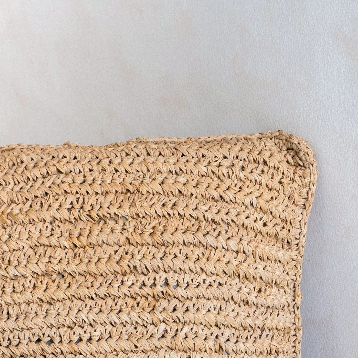Boho Cushion Made of Raffia – 40x40 cm Decorative Woven Cushion – Sofa Cushion – Natural Beige Square Pillow Handmade from Raffia JIWA by Soeji