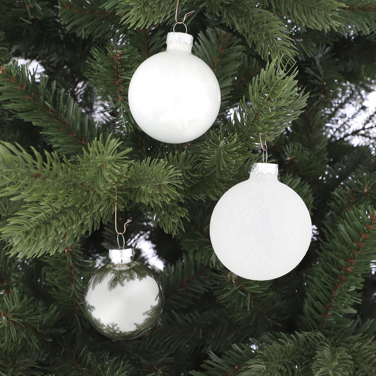 Christmas ball set White by House of Seasons