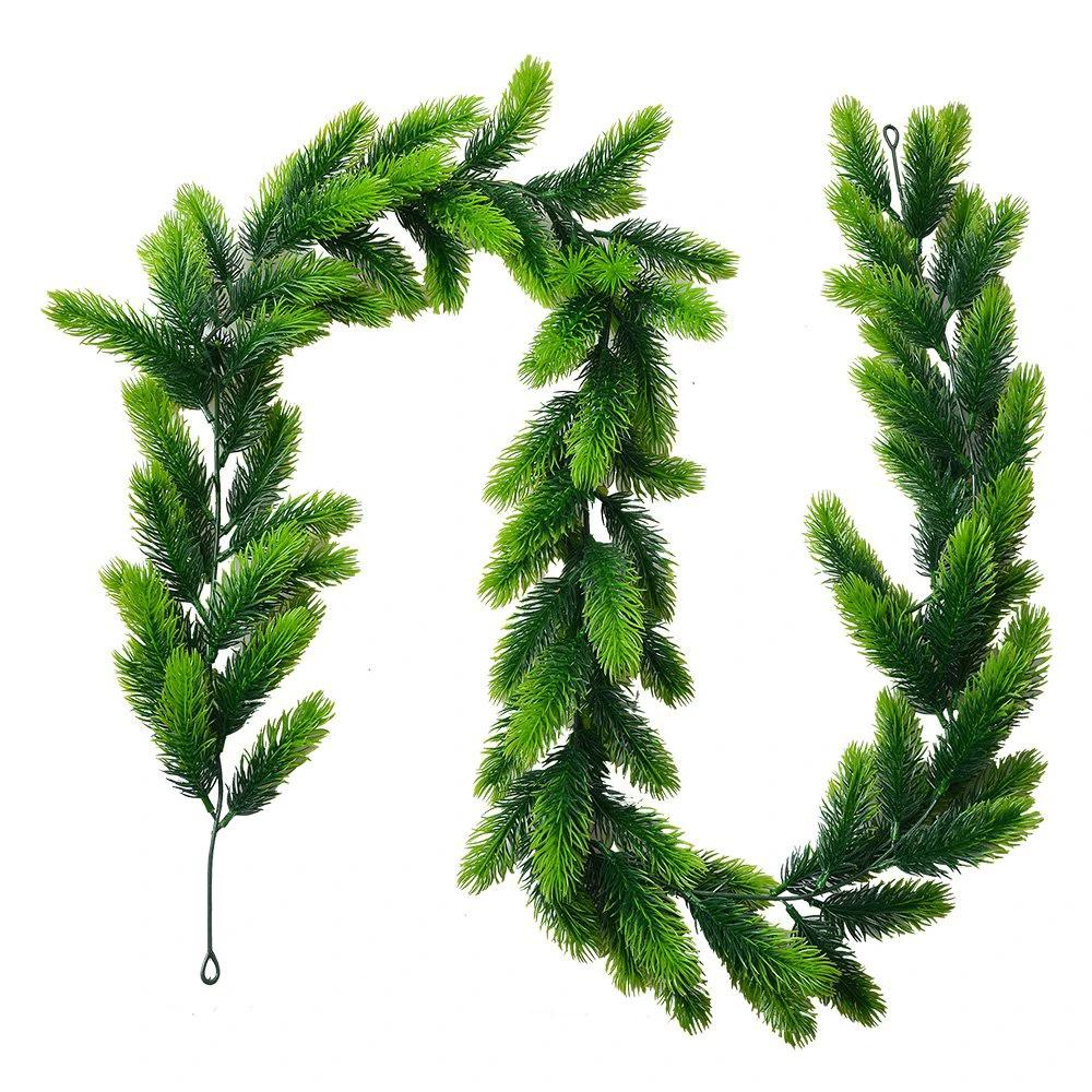 Weihnachtsgirlande 180 cm grüne Kunststoff-Kunstpflanze von Clayre & Eef.