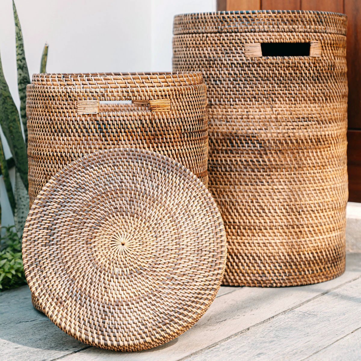Large Laundry Basket with Lid – Woven Round Basket – Brown Boho Storage Basket – Decorative Rattan Basket (2 sizes Ø 36/40 cm) SARI (brown) by Soeji