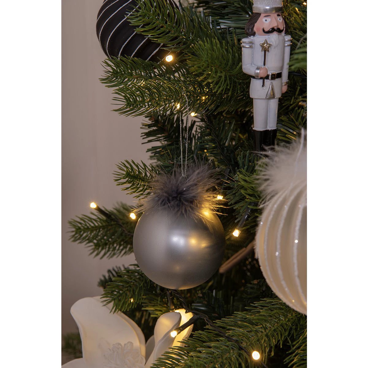Christmas bauble Ø 8x8 cm (set of 4) by Clayre & Eef.