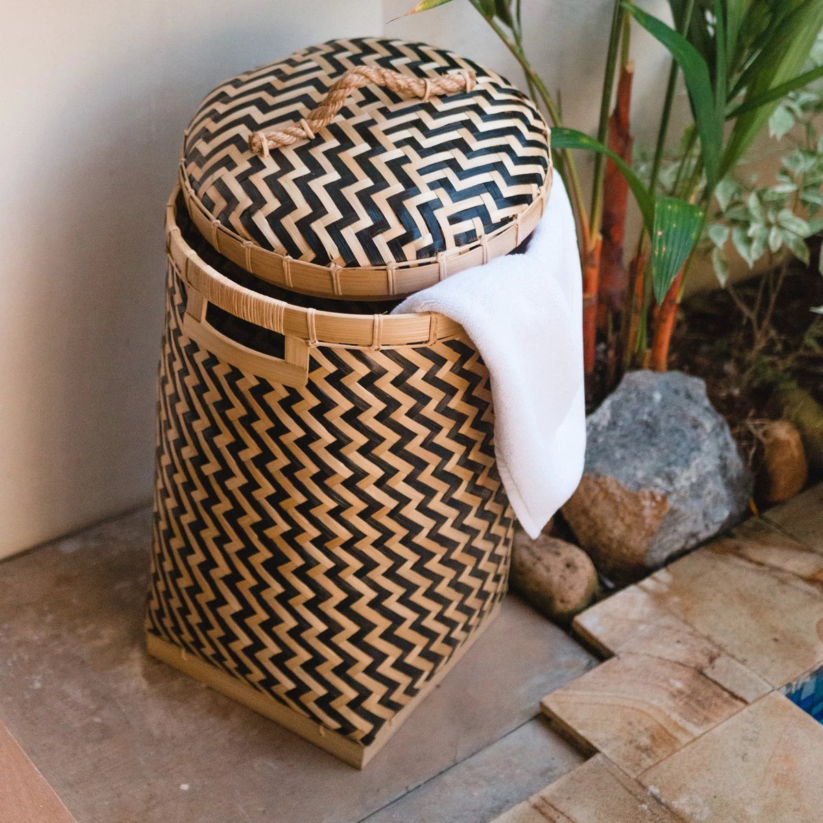 Laundry Basket with Lid NABIRE made from Bamboo by Soeji
