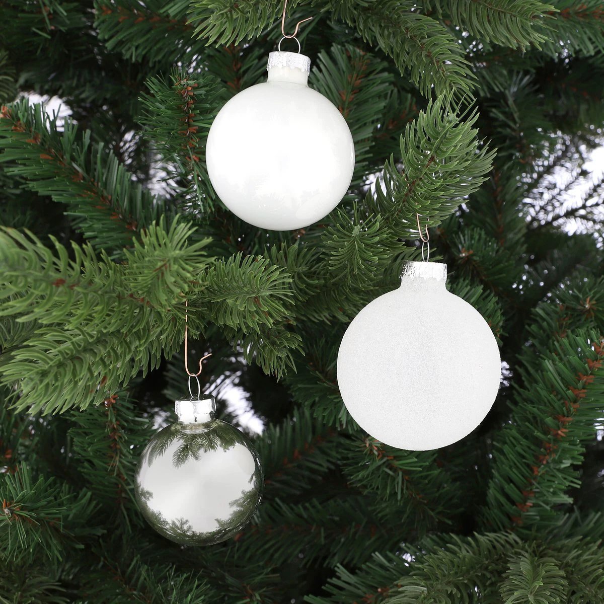 Christmas ball set White by House of Seasons
