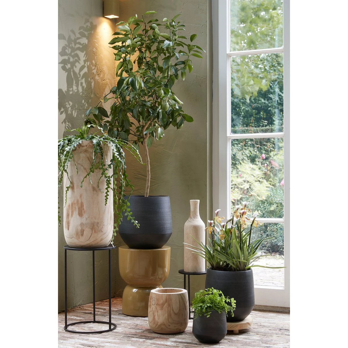 Flowerpot inside Pia Light brown by Mica Decorations