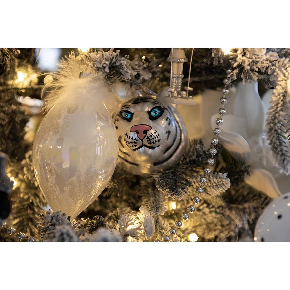 Weihnachtskugel-Set mit 4 Stück Ø 8 cm, Weihnachtsbaumdekorationen aus weißem Glas von Clayre & Eef.
