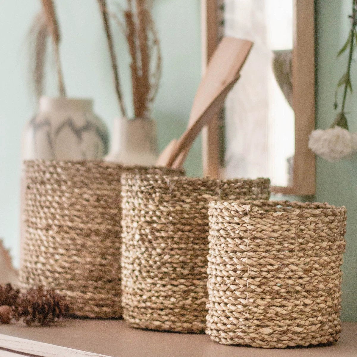 Small Seagrass Basket BHINNEKA | Plant Basket | Woven Boho Basket | Planter | Decorative Basket | Small Storage Basket | Round Flower Basket by Soeji