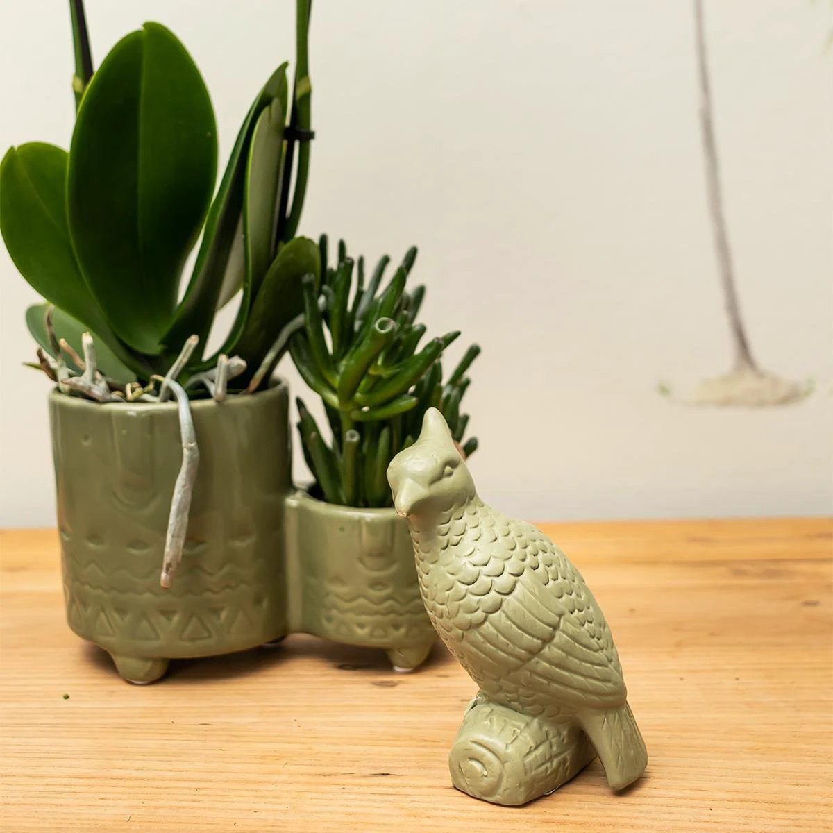 Hummingbird Home | Ornament - Decoration statue Cockatoo - Green by Kolibri Company