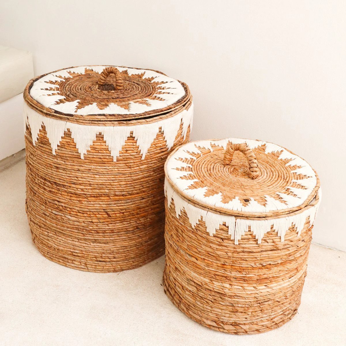 Laundry Basket with Lid Handwoven from Banana Fibre EMPAT Large Decorative Hamper Basket with white Cotton Macrame (2 sizes) by Soeji