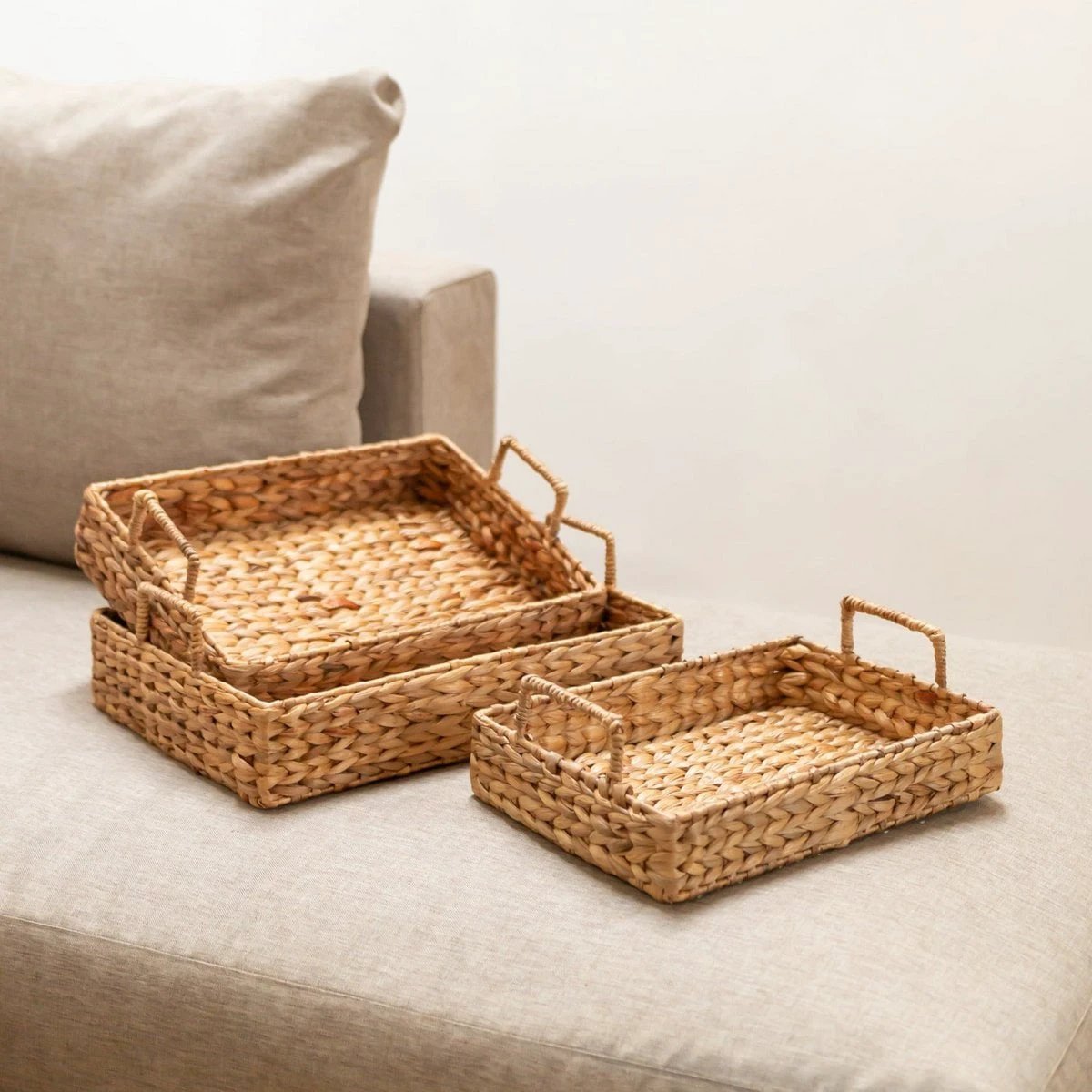 Tray BESAKIH made of Water Hyacinth (3 sizes) by Soeji