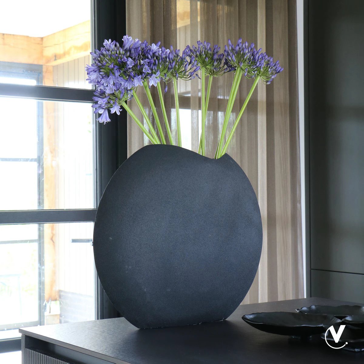 Vase - Machala black *Expected end of Feb by Vase The World