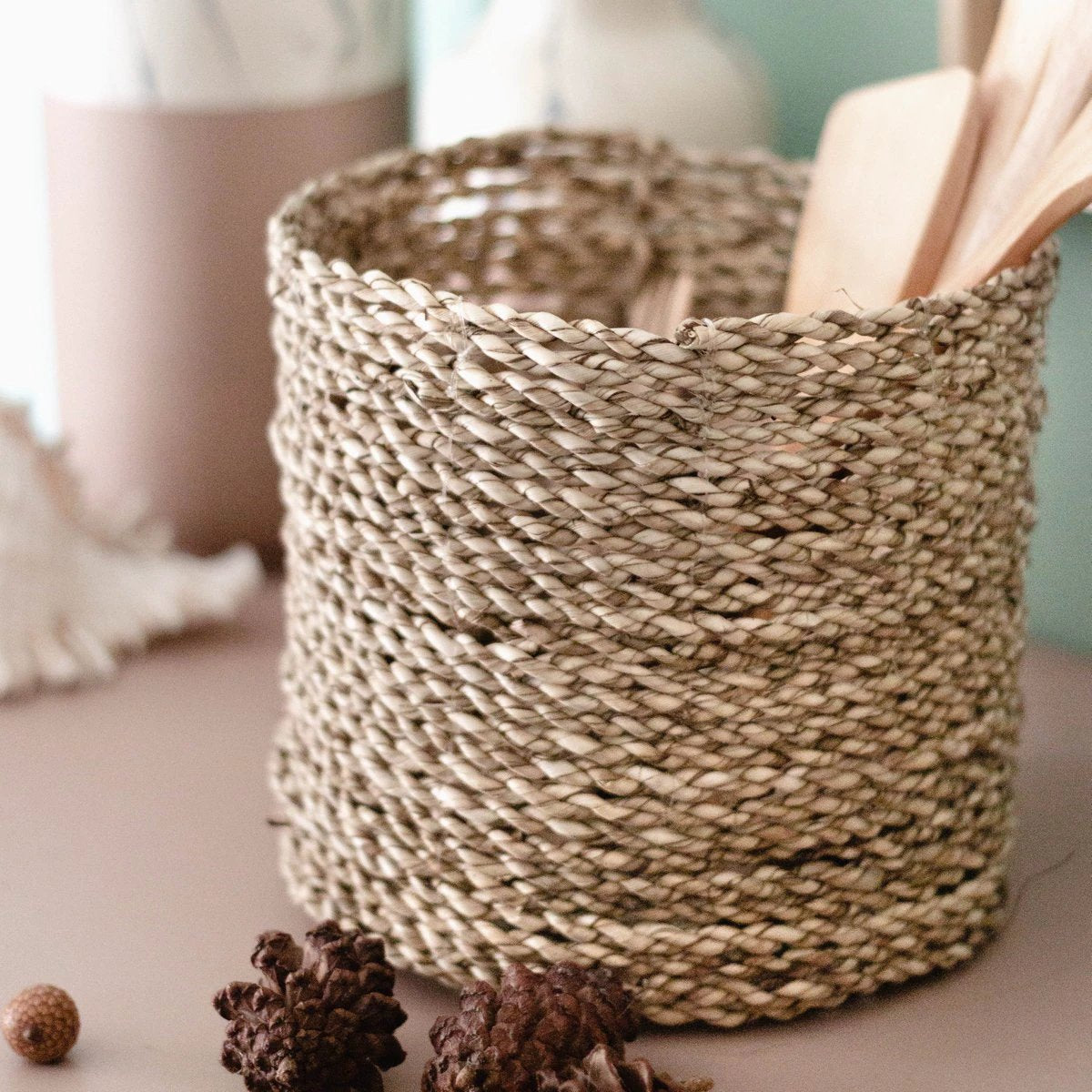 Small Seagrass Basket BHINNEKA | Plant Basket | Woven Boho Basket | Planter | Decorative Basket | Small Storage Basket | Round Flower Basket by Soeji