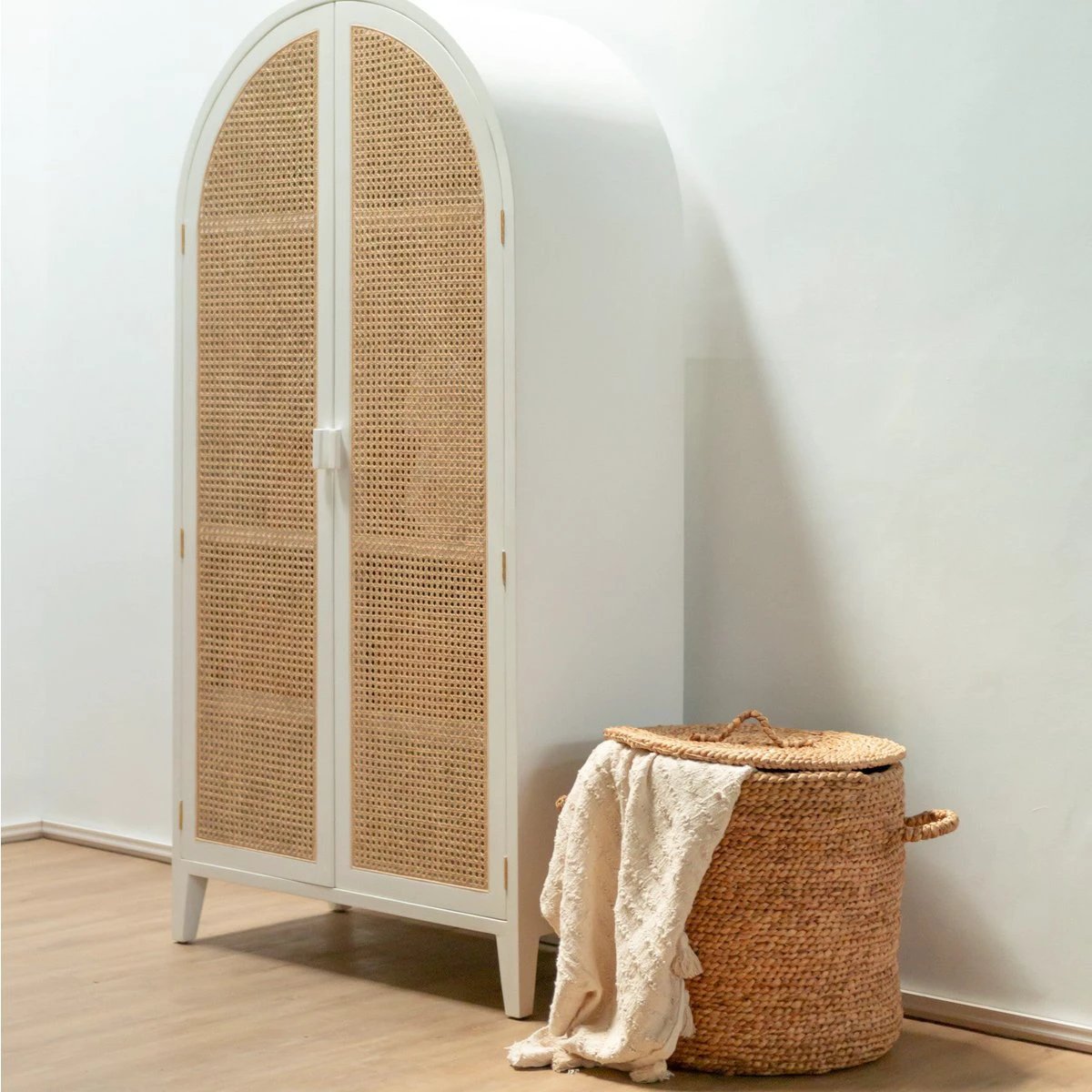 Large Laundry Basket with Lid Ø54 cm AMAN made from Water Hyacinth | Woven Storage Basket | Round Hamper | Large Hamper Basket | Laundry Hamper by Soeji