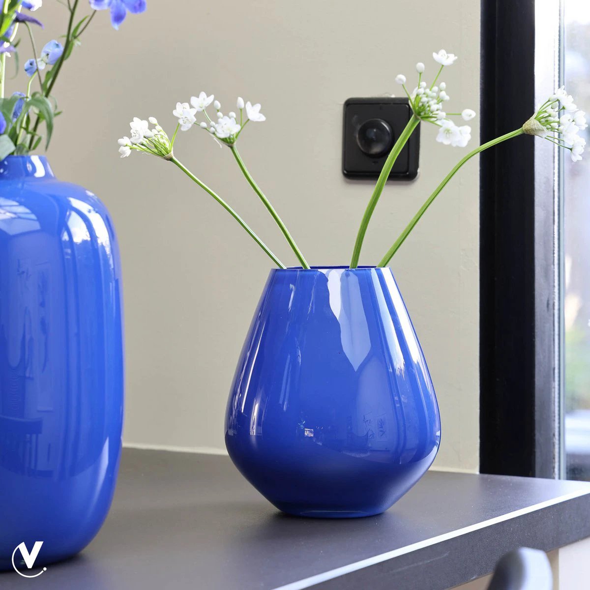 Vaas - Tasman S bright blue by Vase The World