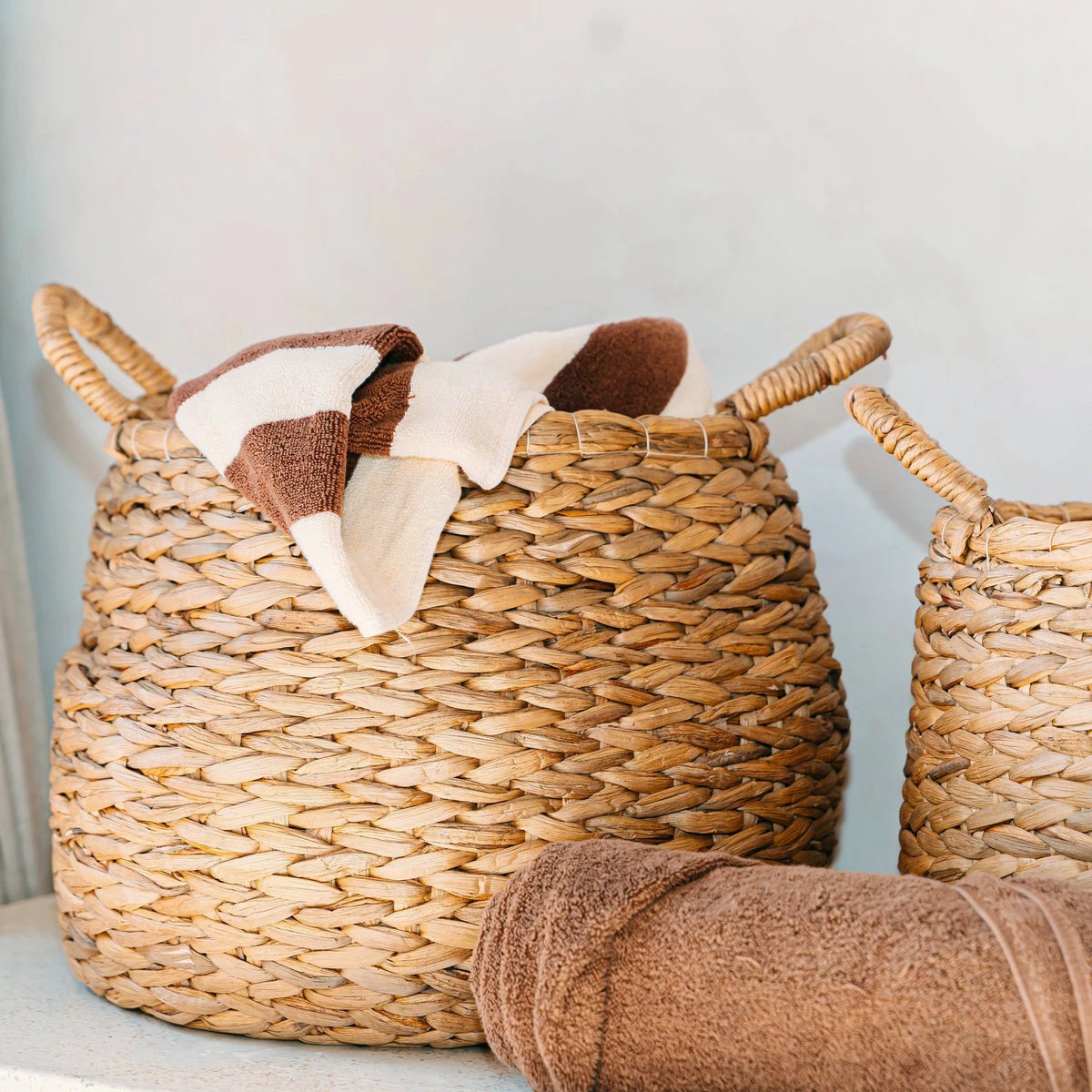 Round Woven Laundry Basket – Bulbous Boho Hamper – Natural Plant Basket – Large Water Hyacinth Storage Basket (2 sizes) CITRA by Soeji