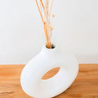 Ring-shaped Vase White – Clay Vase Handmade – Small Boho Vase – Vase for Dried Flowers – Decorative Vase for Windowsill, Shelf or Table NUSA by Soeji