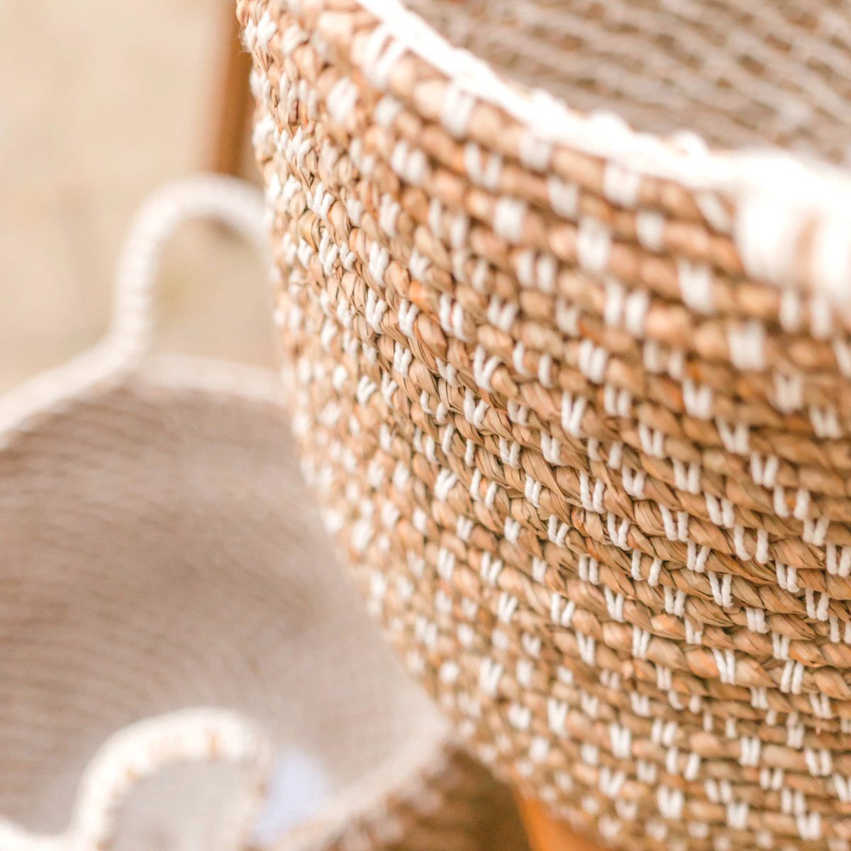 Laundry Basket Storage Basket Round GUNUNG Made of Banana Fibre with a Macrame Pattern made of Cotton by Soeji