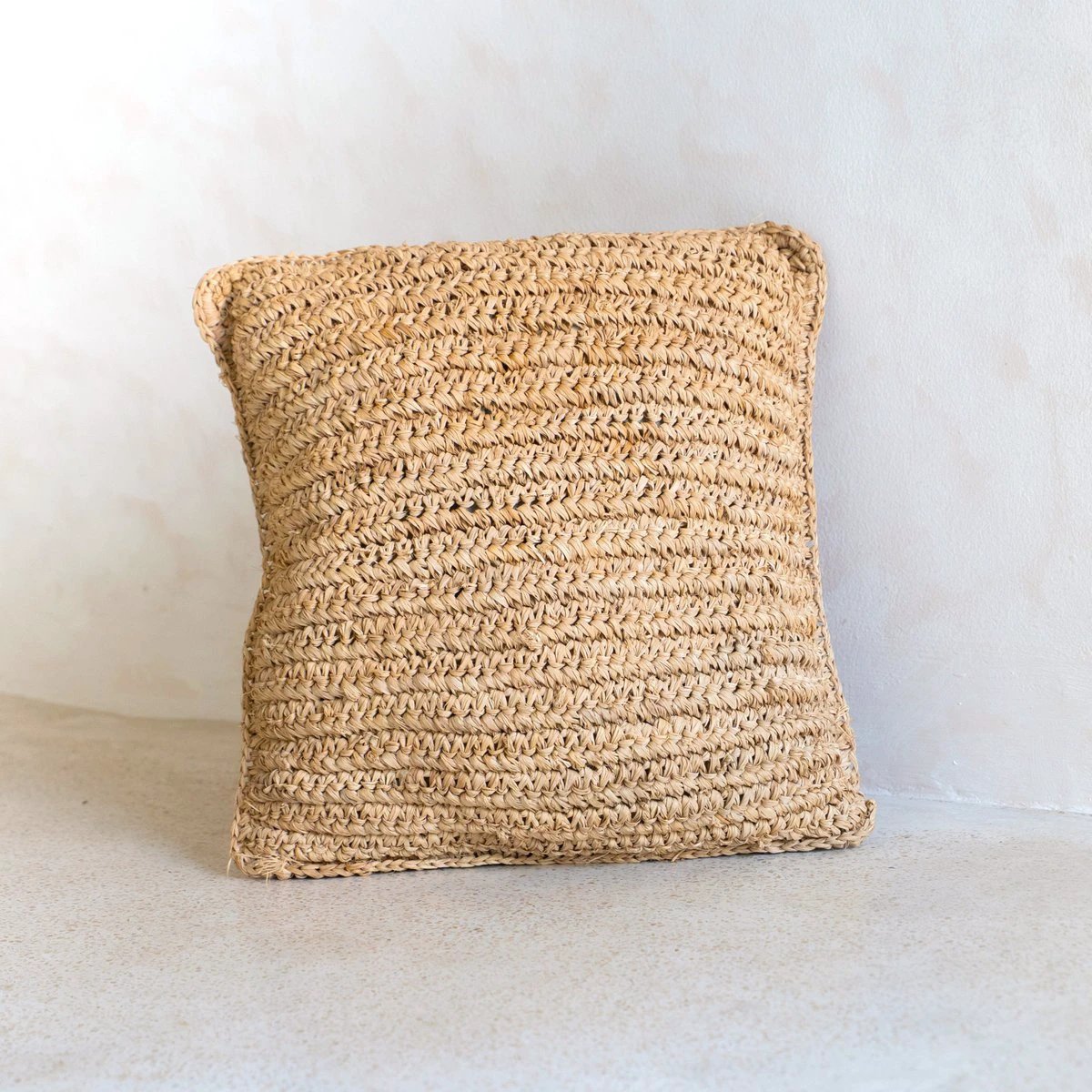 Boho Cushion Made of Raffia – 40x40 cm Decorative Woven Cushion – Sofa Cushion – Natural Beige Square Pillow Handmade from Raffia JIWA by Soeji