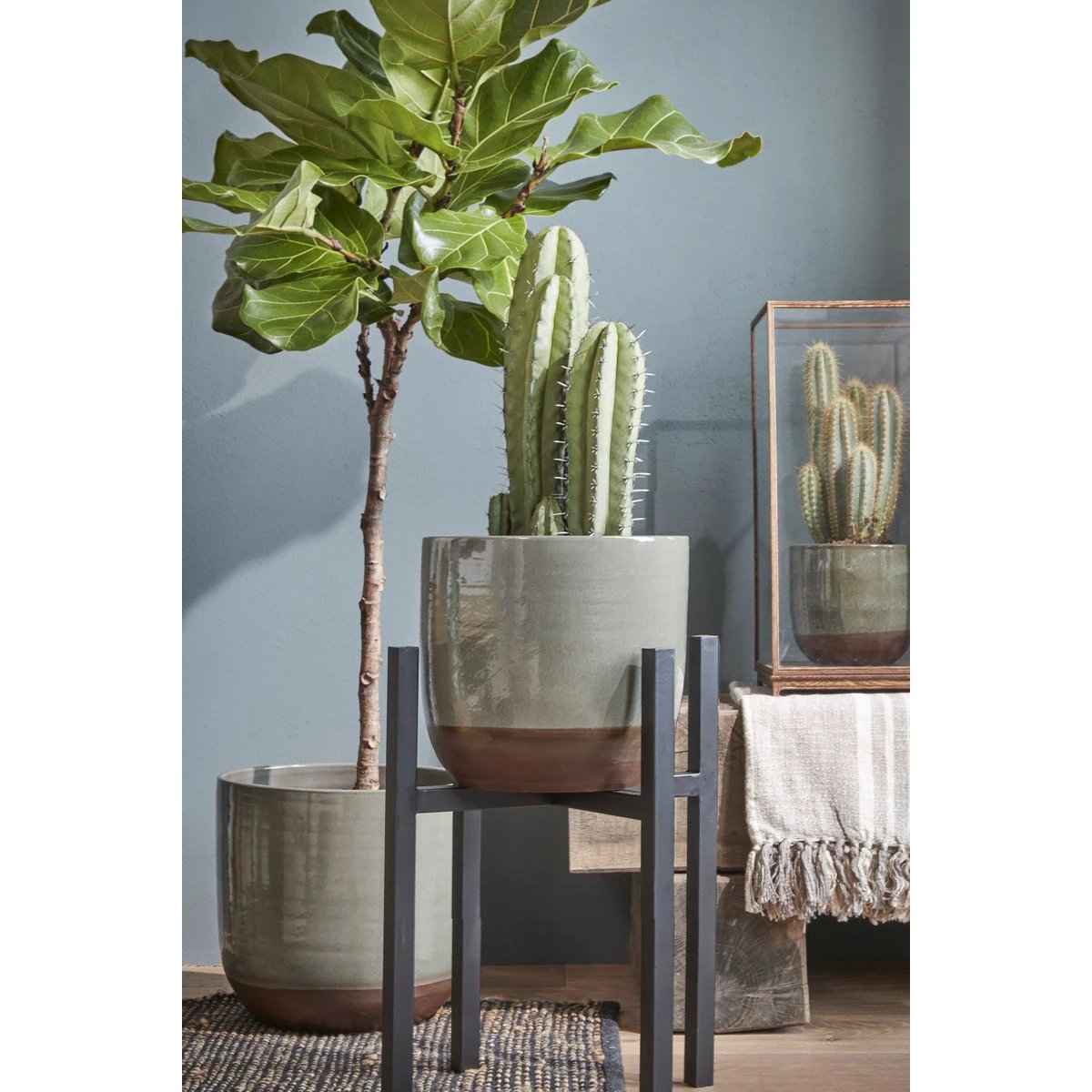 Plant stand Ascot Black by Mica Decorations