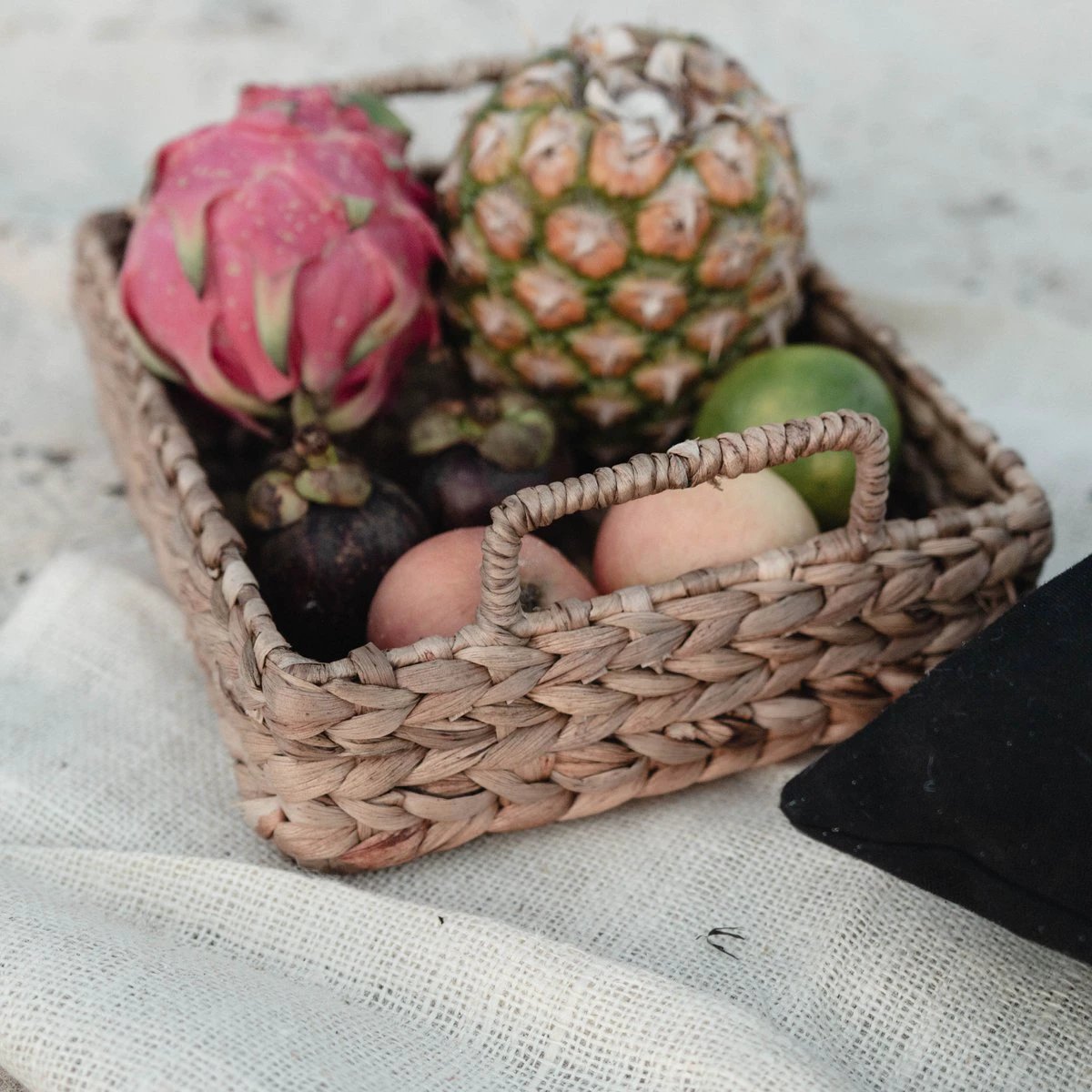 Tray BESAKIH made of Water Hyacinth (3 sizes) by Soeji