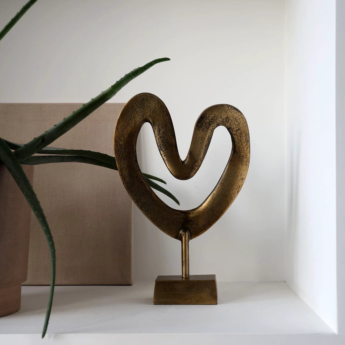 Ornament - Casa nova aged brass by Vase The World
