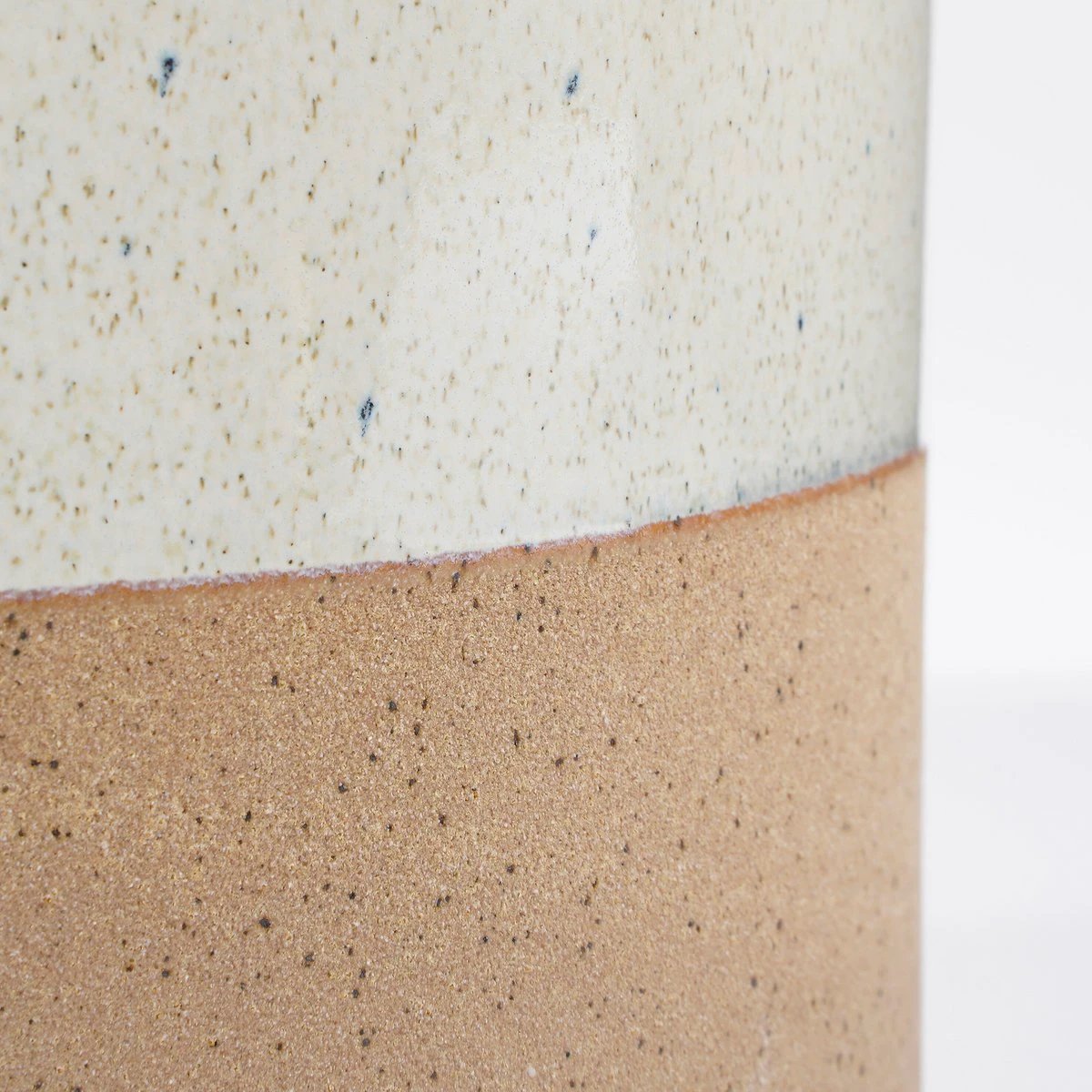 Flowerpot inside Lago White by Mica Decorations