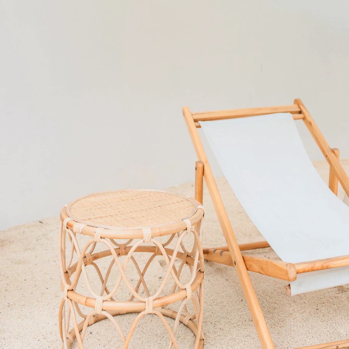 Round Rattan Side Table – Small Boho Coffee Table – Bedside Table Rattan Beige – Handmade Table Made of Natural Rattan (Ø 45 cm) MUARA by Soeji