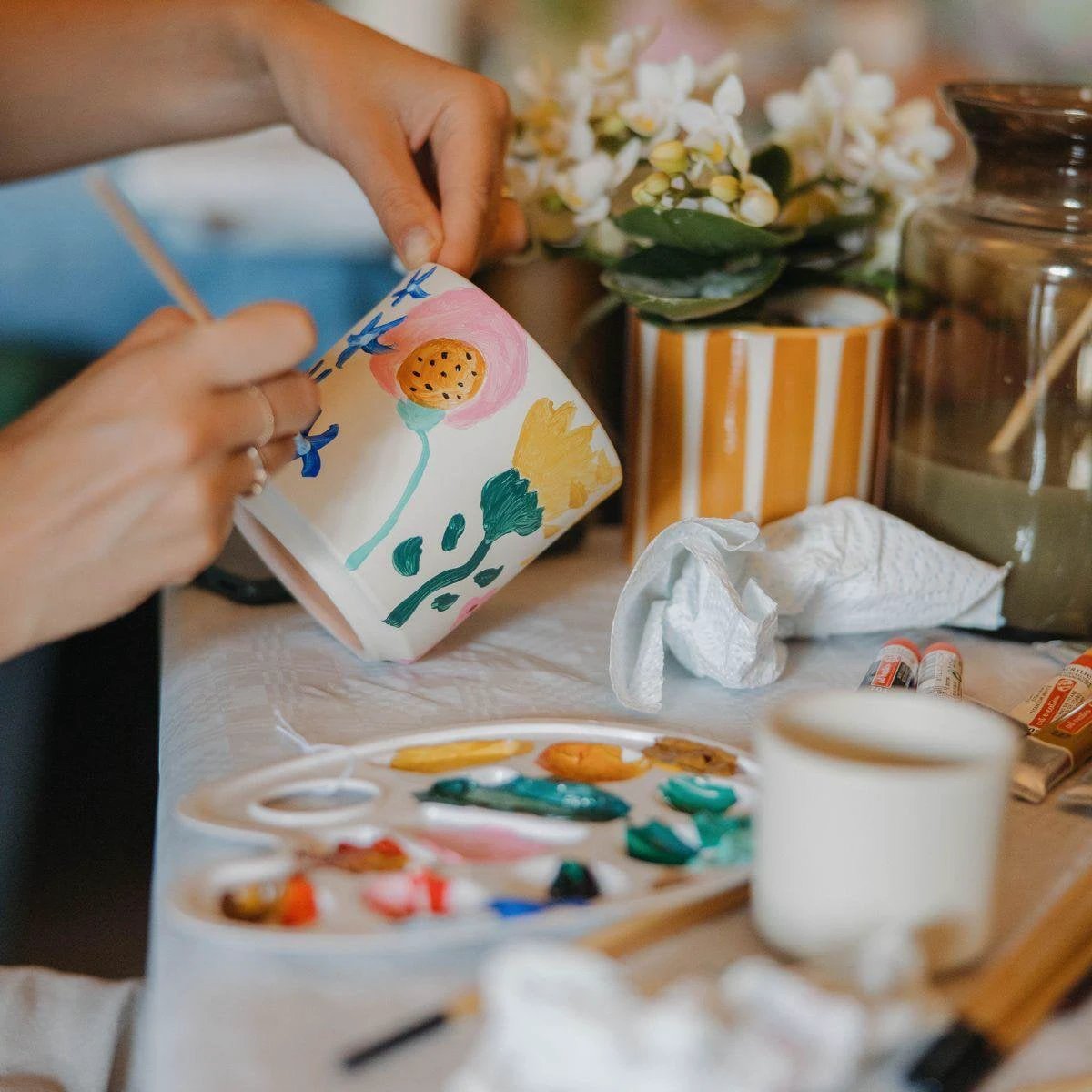 Kolibri Creatives | Paint package for painting 8 flower pots + orchids and succulents | for at least 4 people | Creative visionary by Kolibri Company