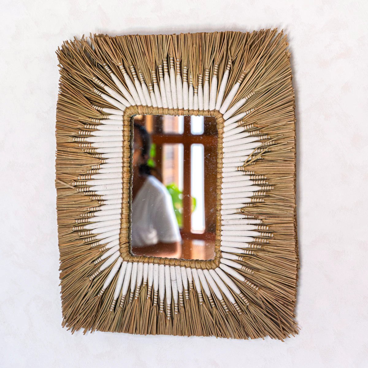 Seagrass Wall Mirror – Rectangular Boho Hanging Mirror – Fringe Wall Mirror with White Cotton Pattern 60x50 cm KIRANA by Soeji