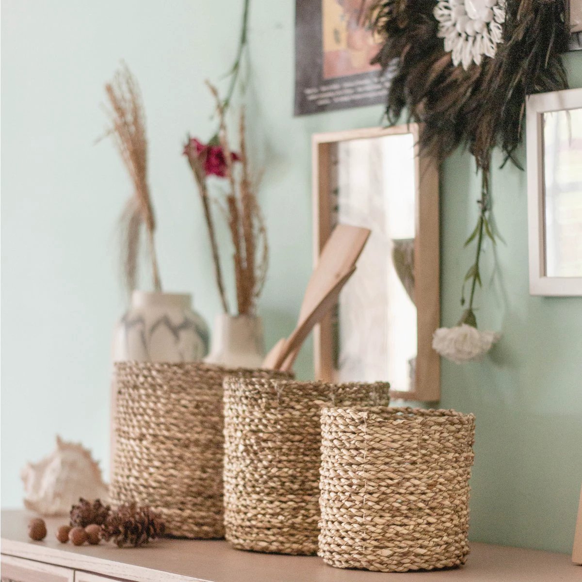 Small Seagrass Basket BHINNEKA | Plant Basket | Woven Boho Basket | Planter | Decorative Basket | Small Storage Basket | Round Flower Basket by Soeji