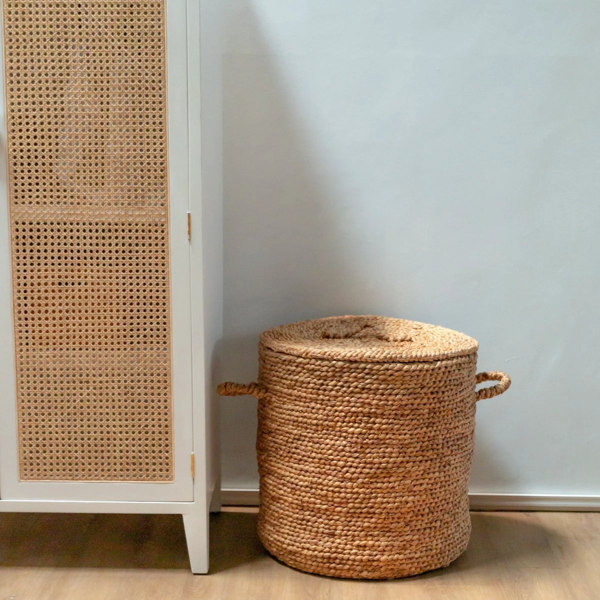Large Laundry Basket with Lid Ø54 cm AMAN made from Water Hyacinth | Woven Storage Basket | Round Hamper | Large Hamper Basket | Laundry Hamper by Soeji
