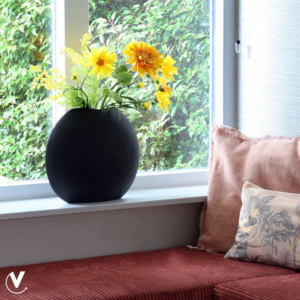 Vase - Machala black *Expected end of Feb by Vase The World