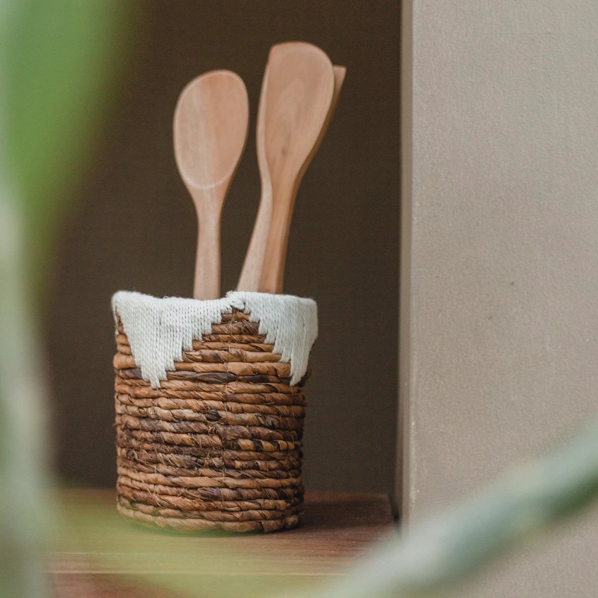 Small Seagrass Basket MENIK | Plant Basket | Woven Boho Basket | Planter | Round Flower Basket | Macrame Basket by Soeji