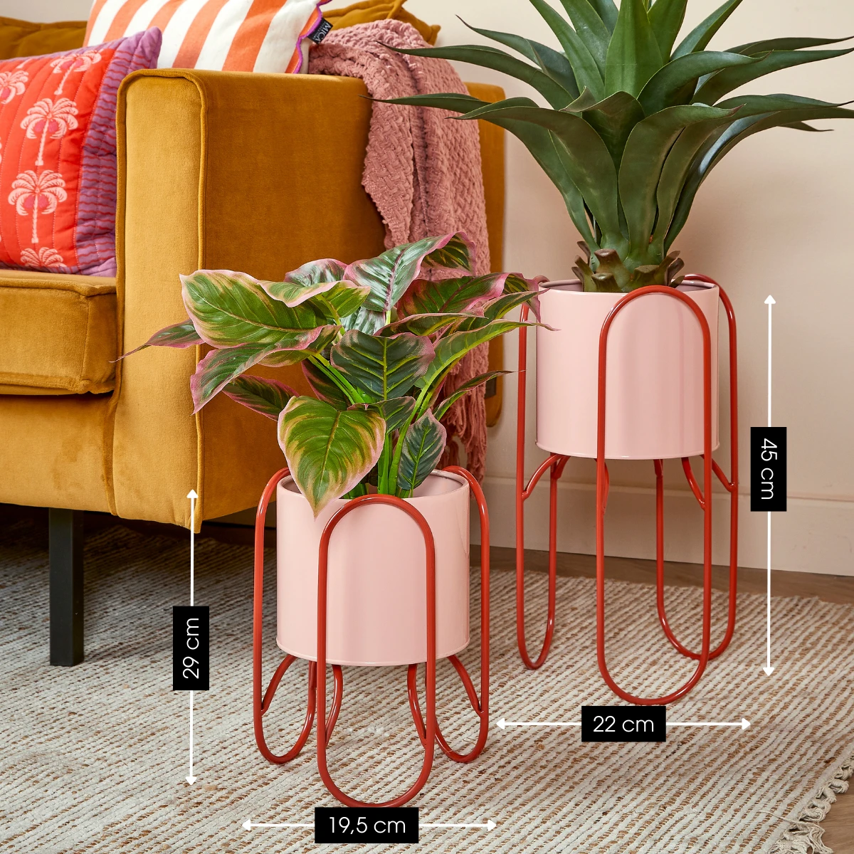 Flowerpot inside Danube Pink by Mica Decorations