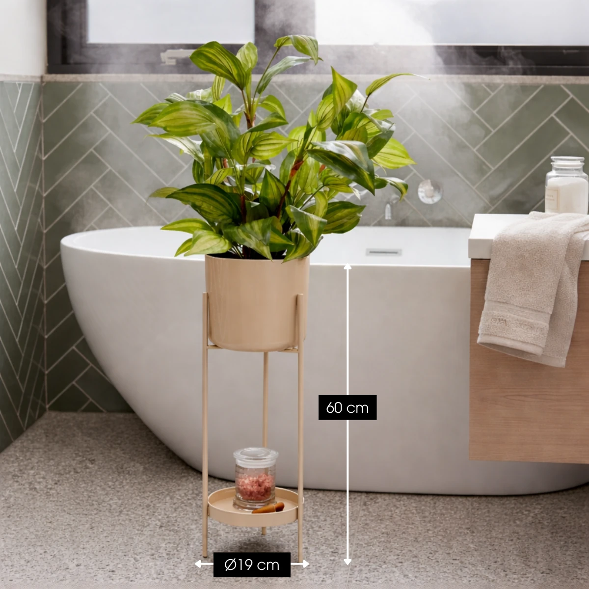 Flowerpot inside Colyn Bruin by Mica Decorations