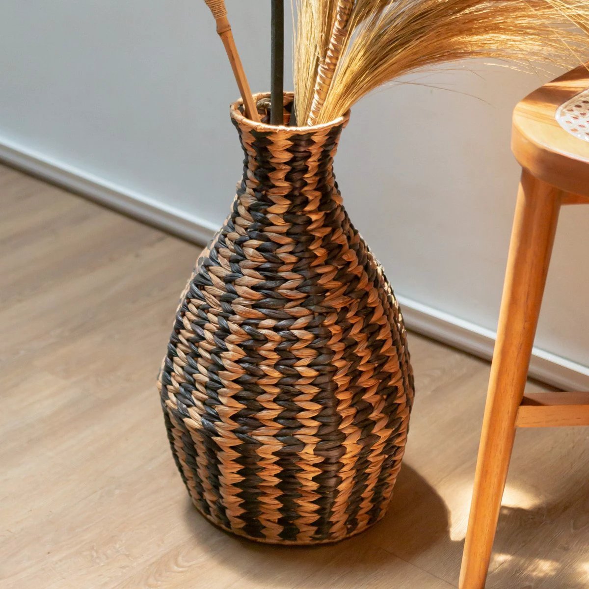 Woven Boho Vase DAYANA black made from Water Hyacinth by Soeji