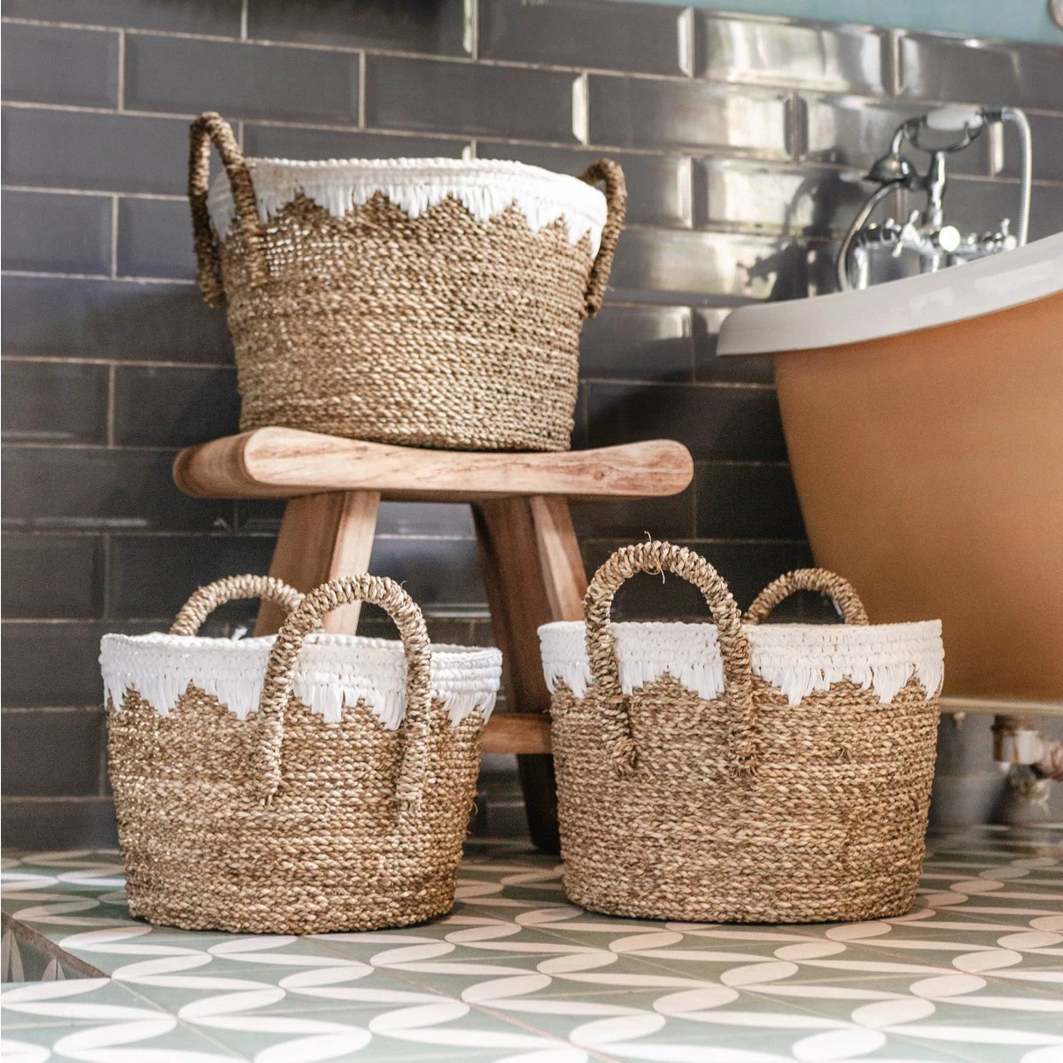 Round Seagrass Baskets with White Cotton Cords WAIGEO (3 sizes) Decorative Laundry or Storage Basket by Soeji