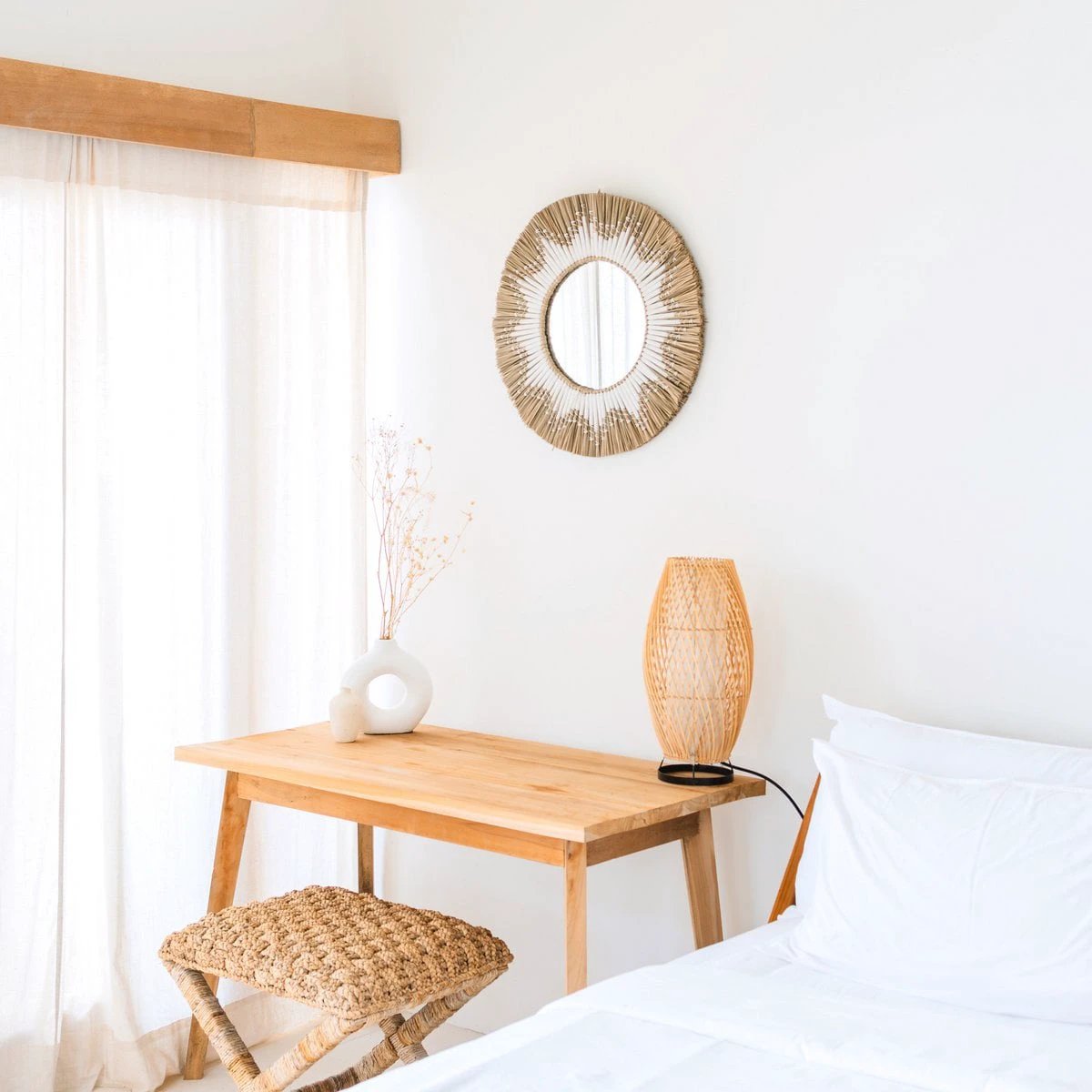 Round Wall Mirror Made of Seagrass – Boho Hanging Mirror – Wall Mirror with Fringes and Pattern Made of White Cotton (Ø 60 cm) RANDU by Soeji