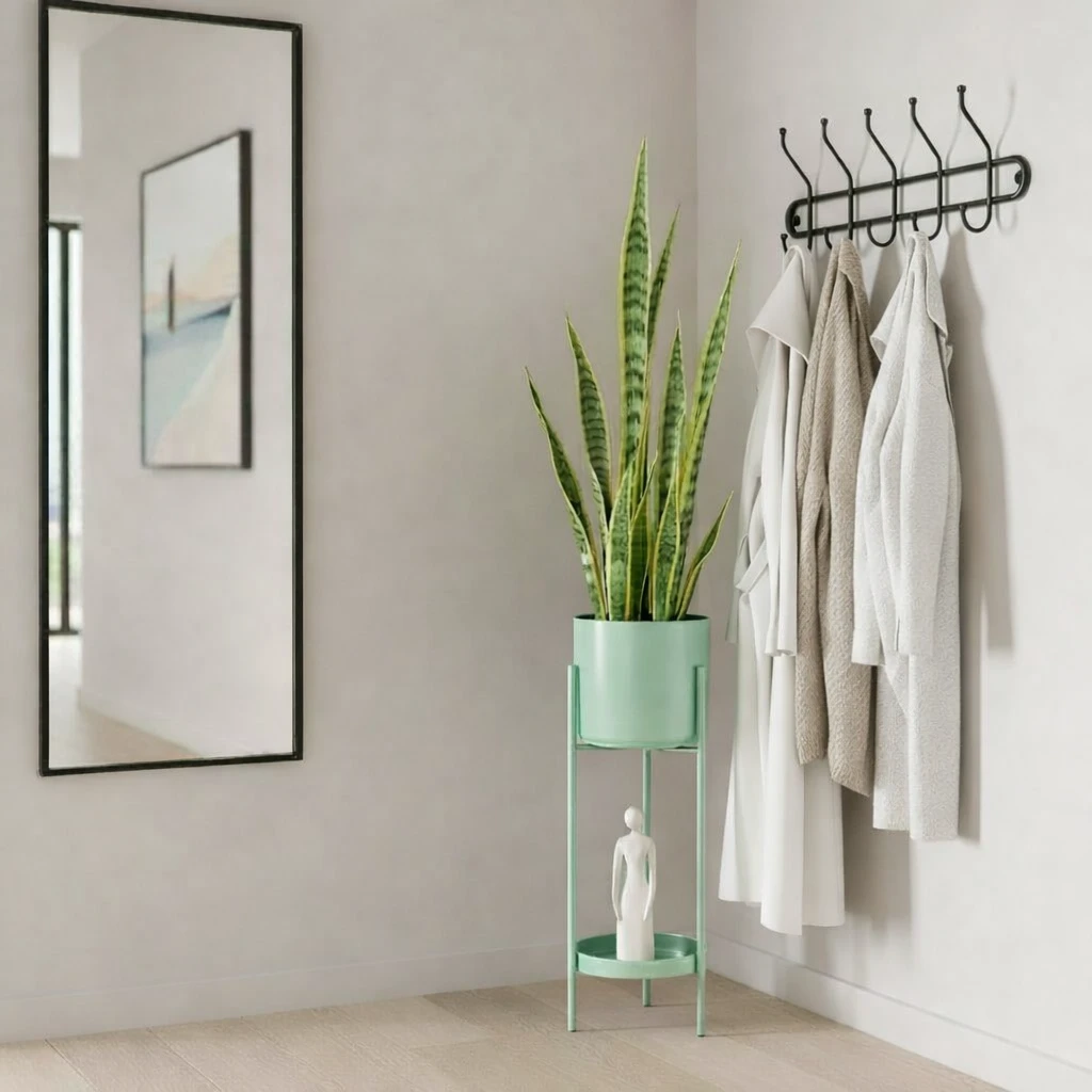 Flowerpot inside Colyn Groen by Mica Decorations