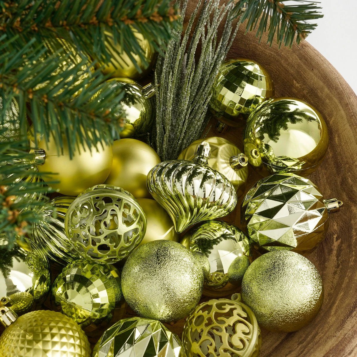 Christmas ball set Light green by House of Seasons