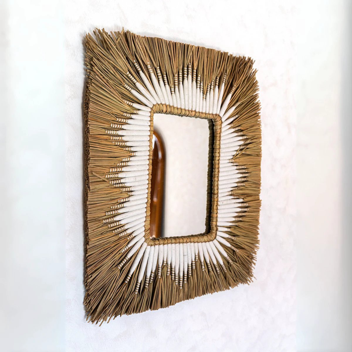 Seagrass Wall Mirror – Rectangular Boho Hanging Mirror – Fringe Wall Mirror with White Cotton Pattern 60x50 cm KIRANA by Soeji